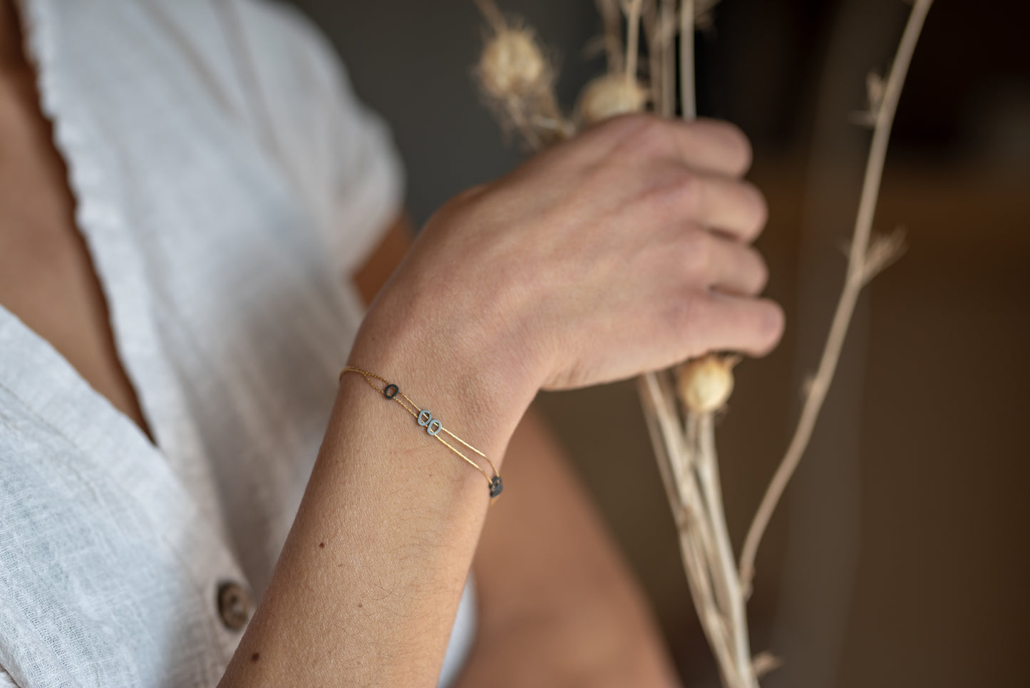 צמיד חרוזים מושחרים