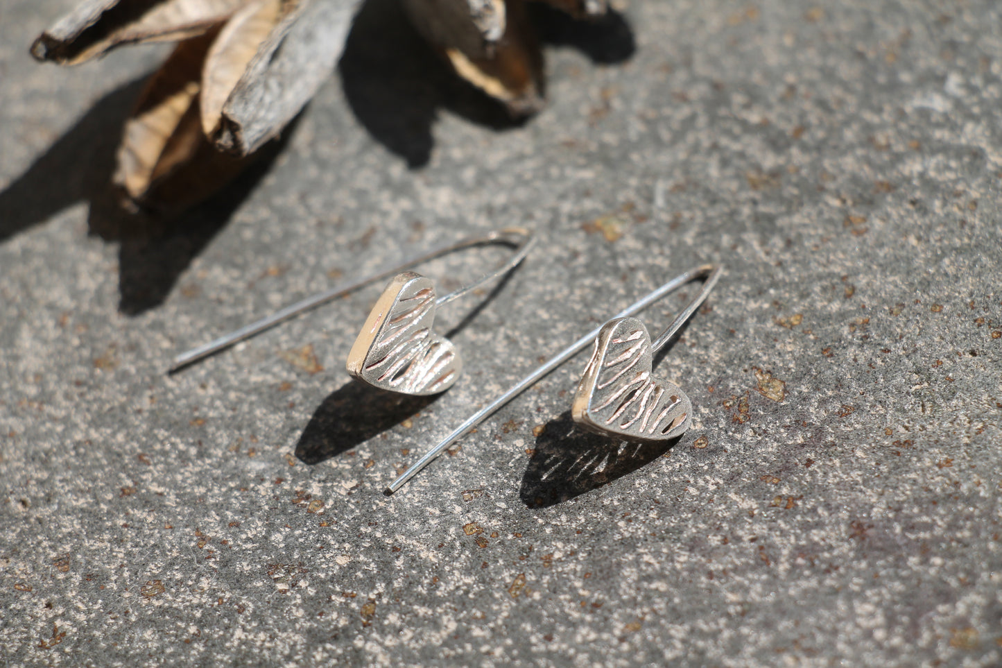 עגילי לב דני תלוי