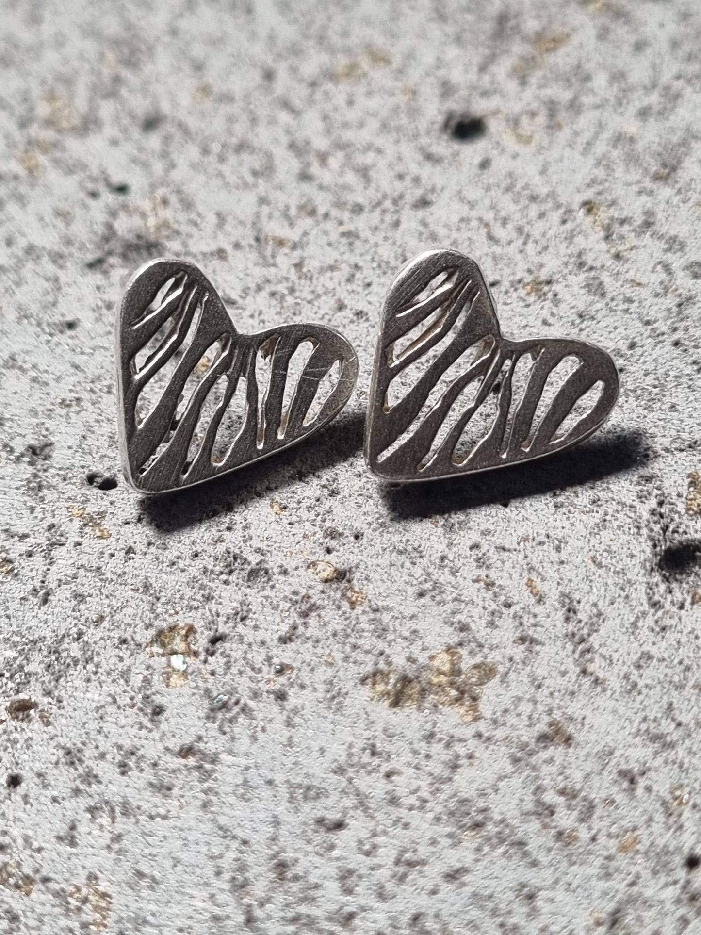 עגילי לב דני צמודים